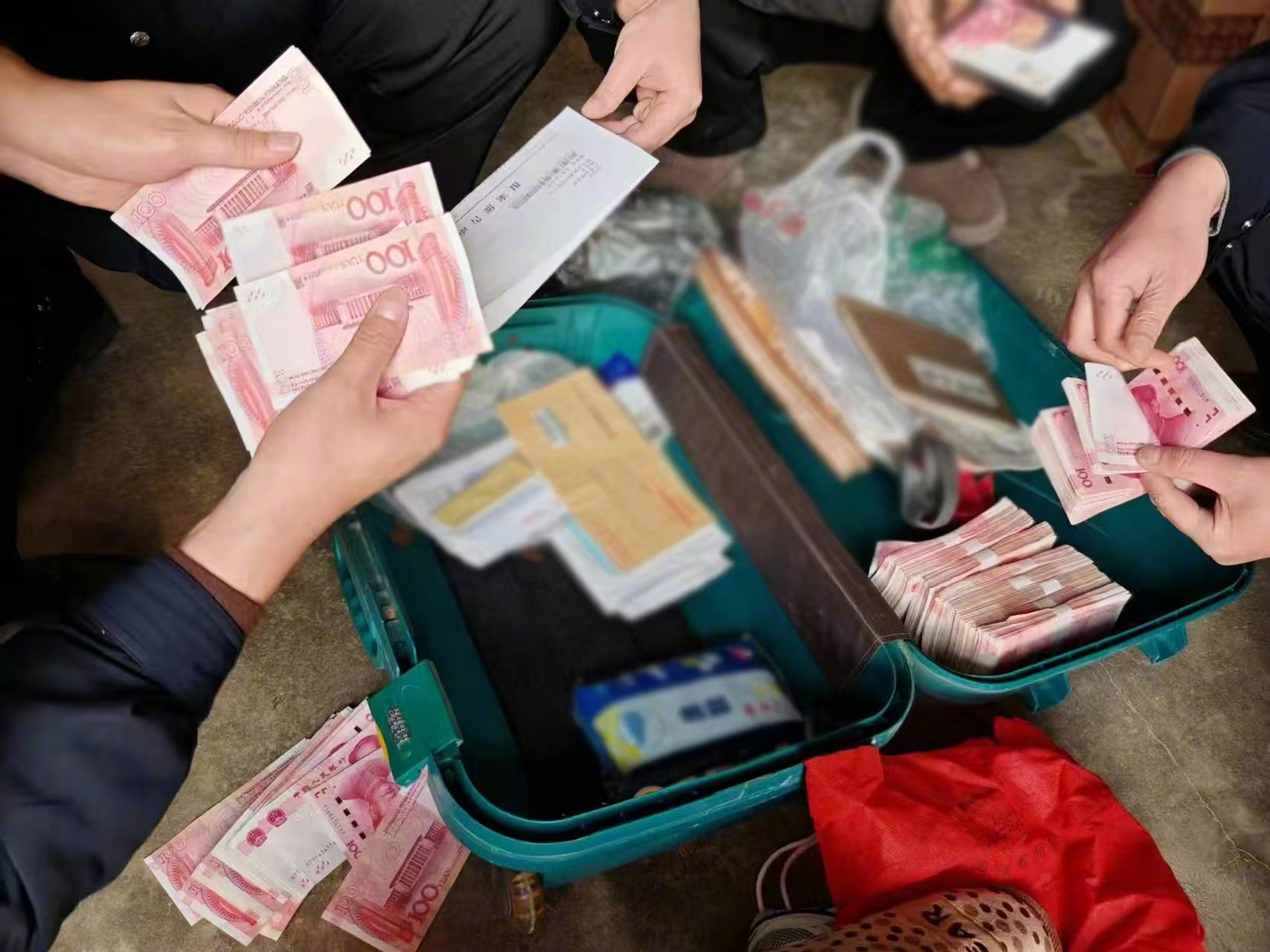 最新带现金几十万能过安检方法分析(最方便真实的新昌携带现金过安检有具体规定吗方法)